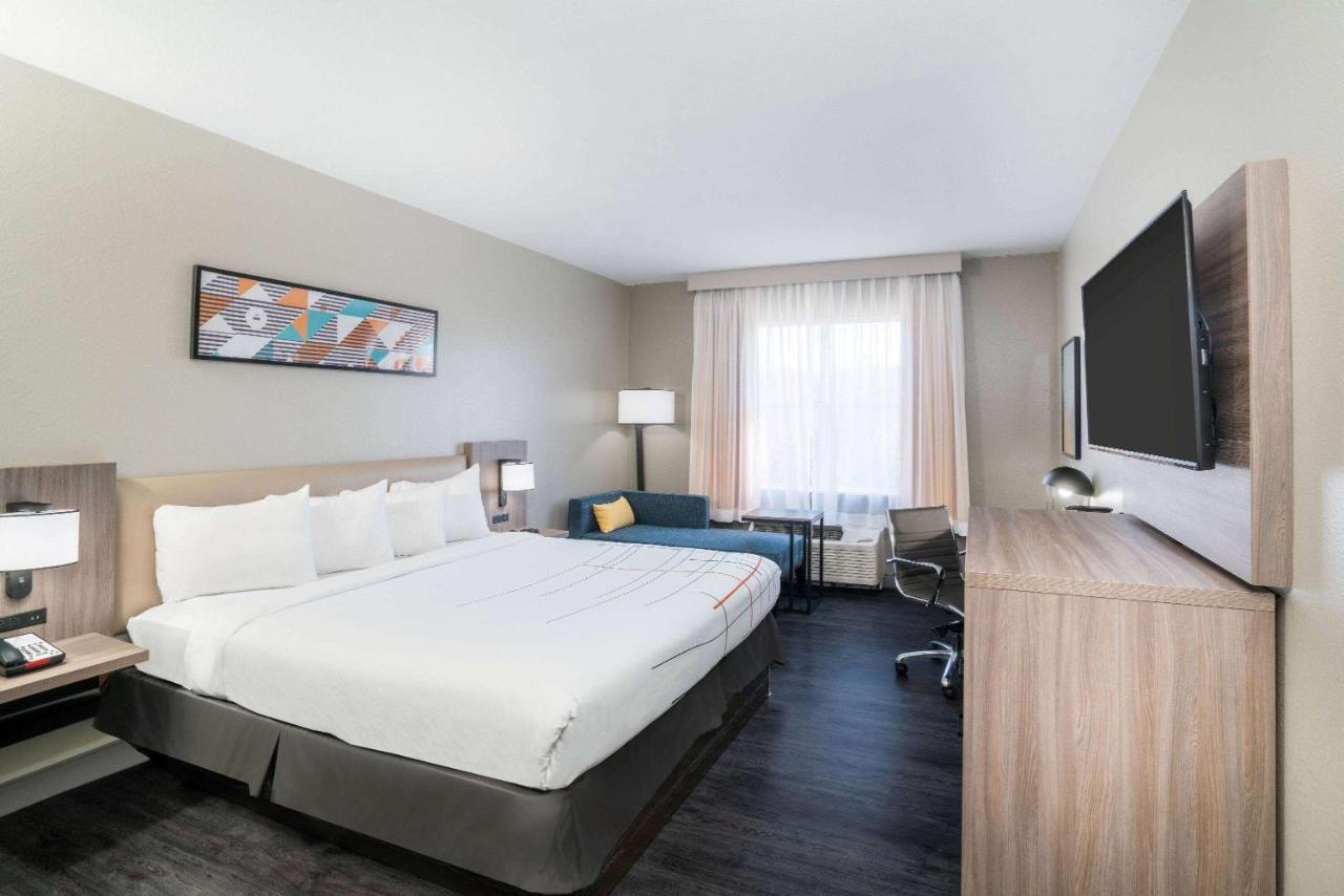 La Quinta By Wyndham Montgomery Extérieur photo