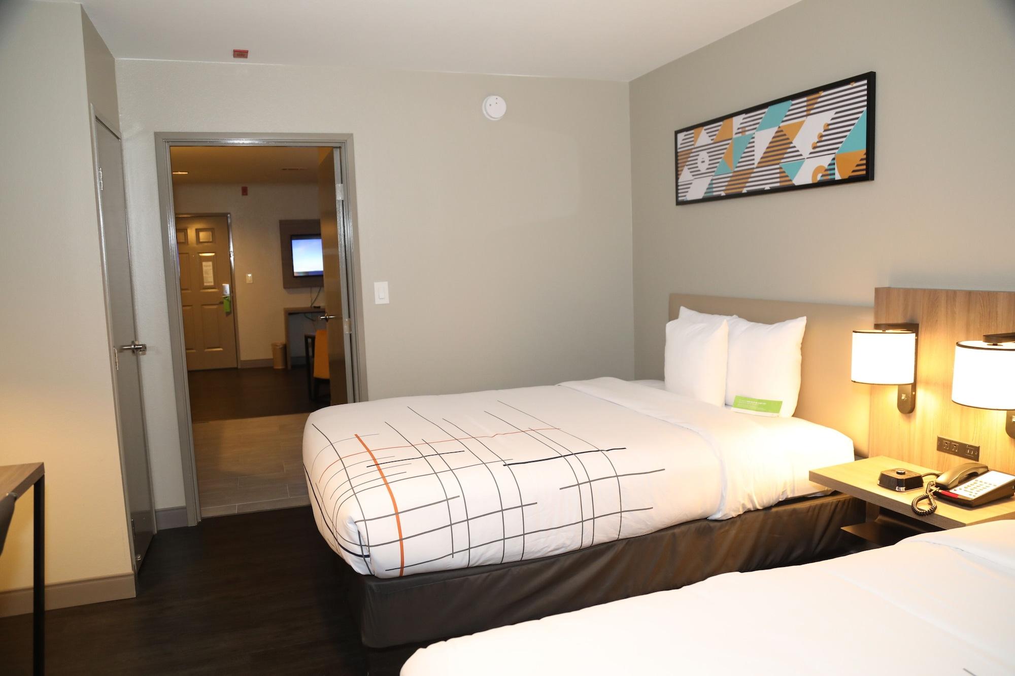 La Quinta By Wyndham Montgomery Extérieur photo