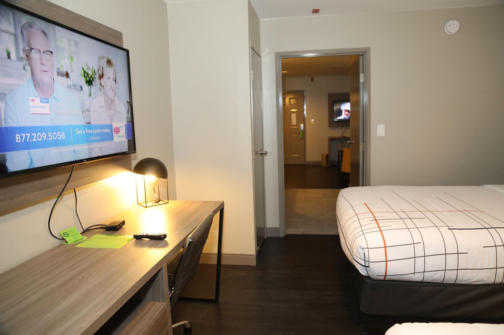 La Quinta By Wyndham Montgomery Extérieur photo