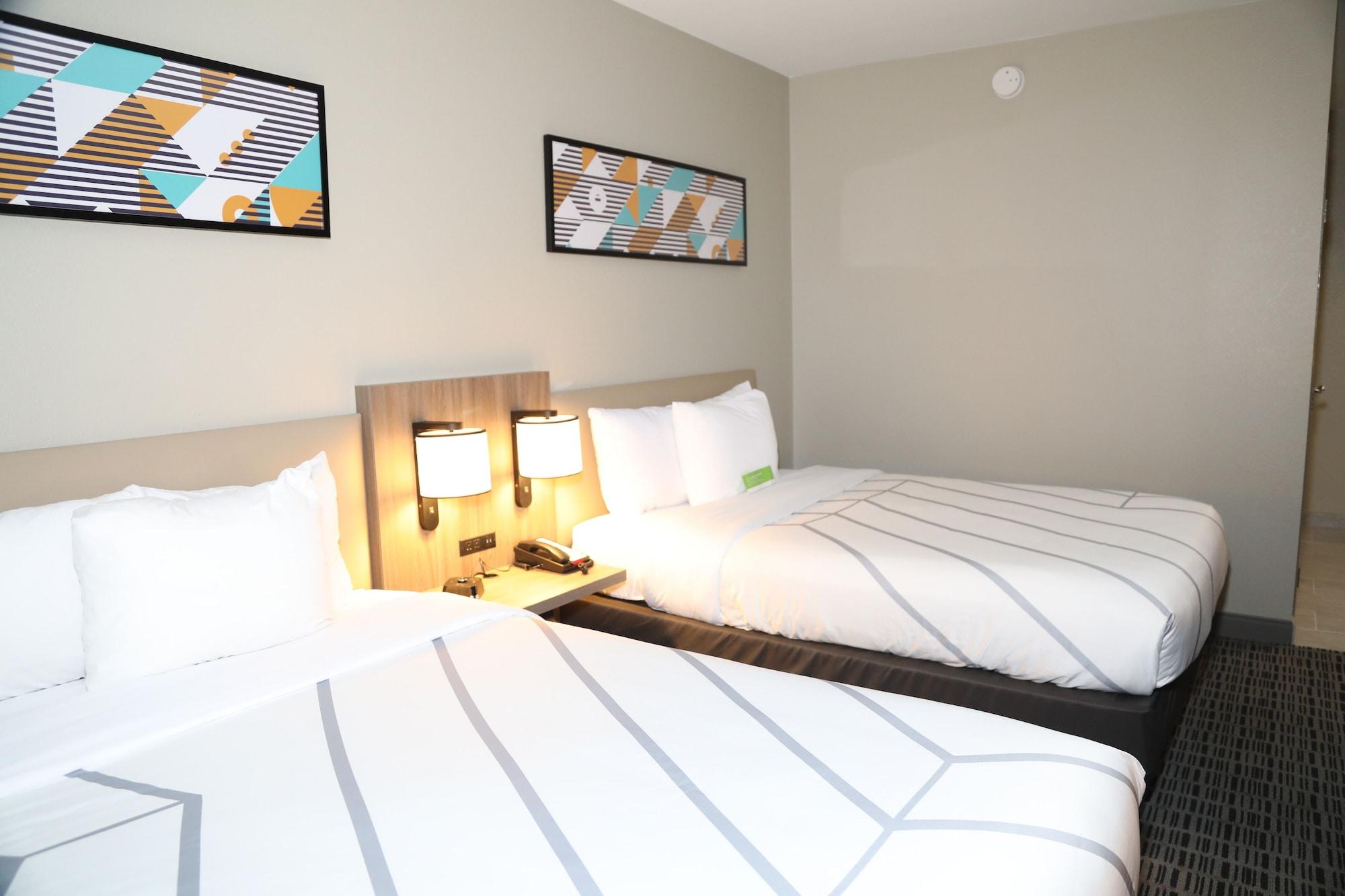 La Quinta By Wyndham Montgomery Extérieur photo