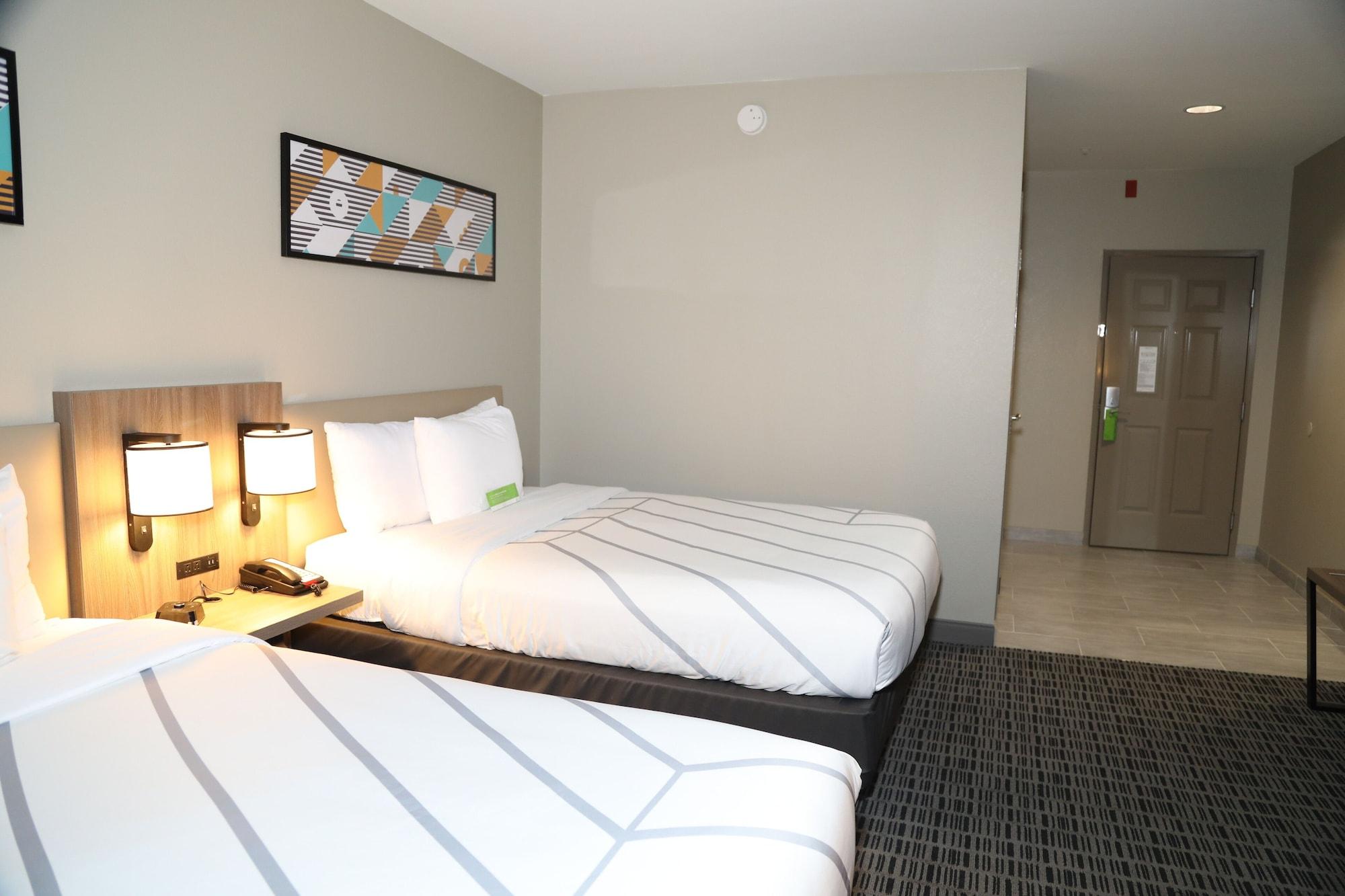 La Quinta By Wyndham Montgomery Extérieur photo