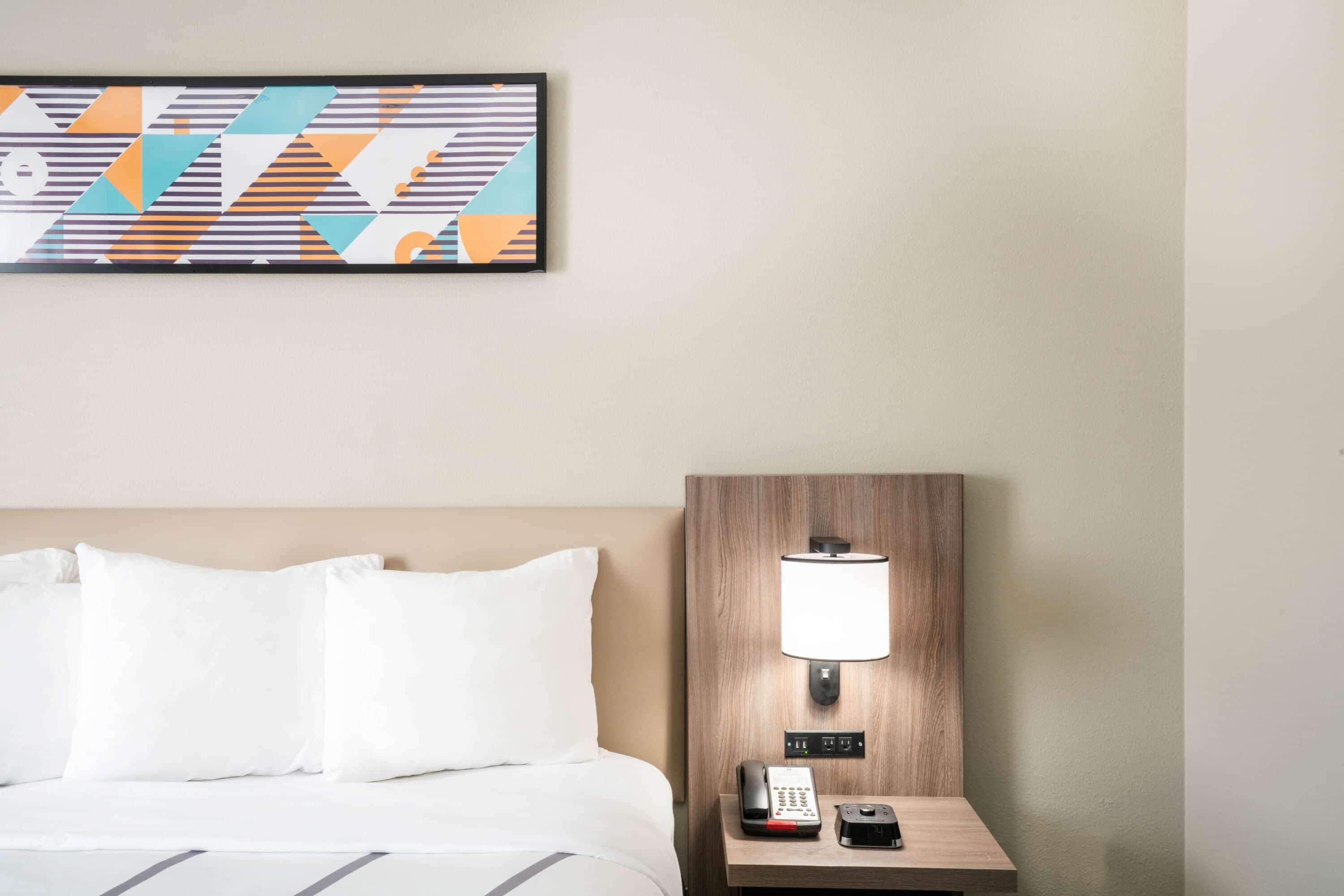 La Quinta By Wyndham Montgomery Extérieur photo