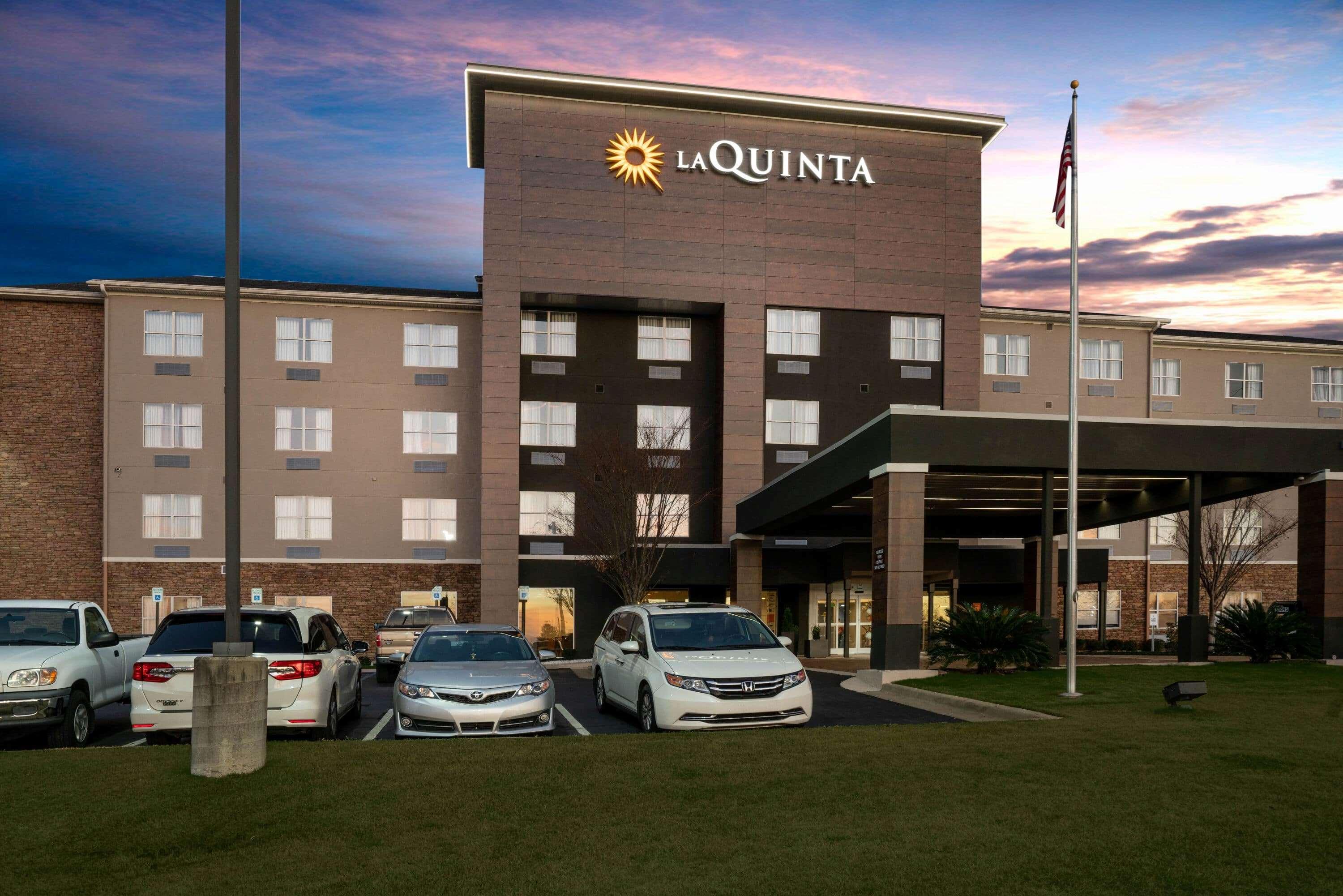 La Quinta By Wyndham Montgomery Extérieur photo
