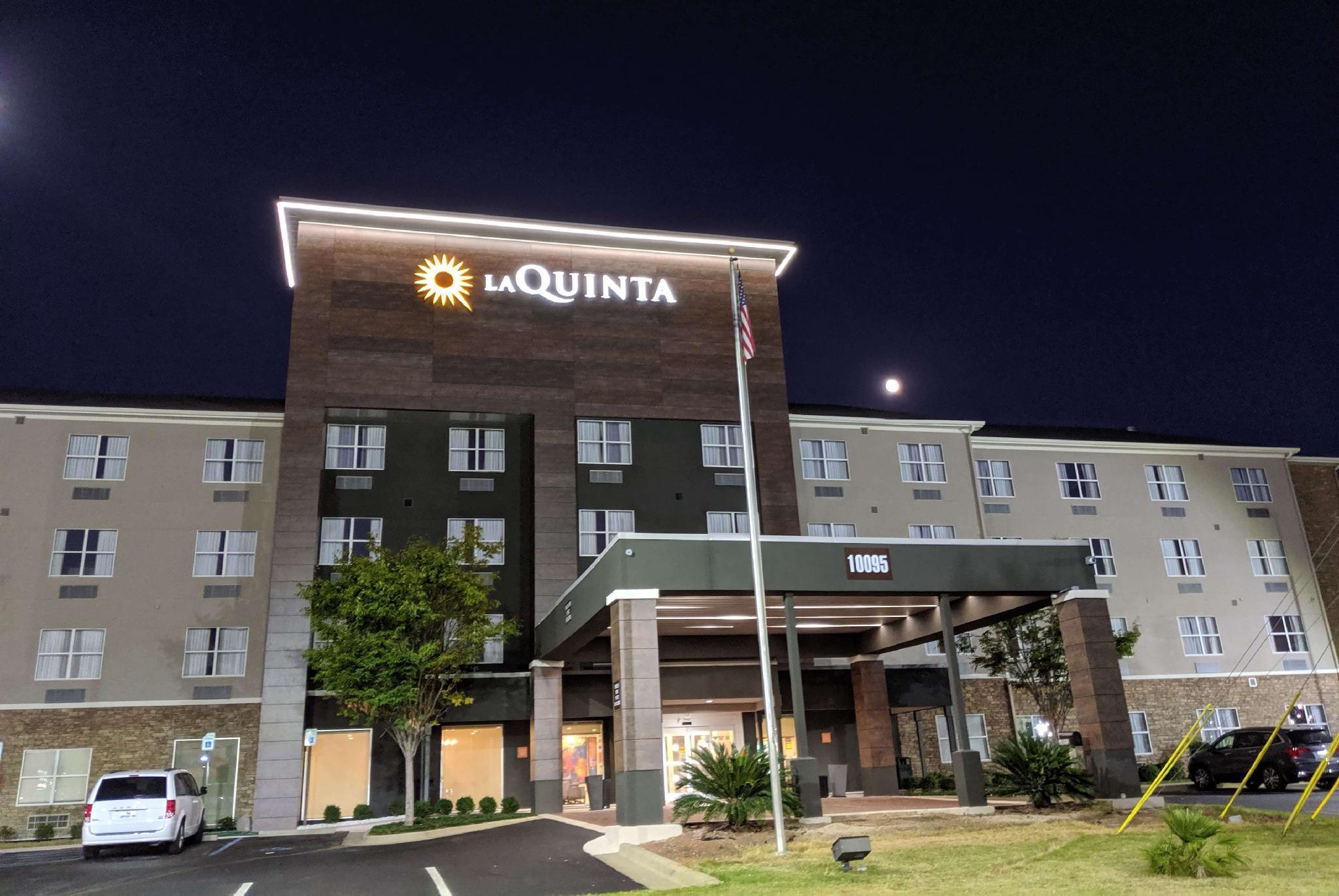 La Quinta By Wyndham Montgomery Extérieur photo