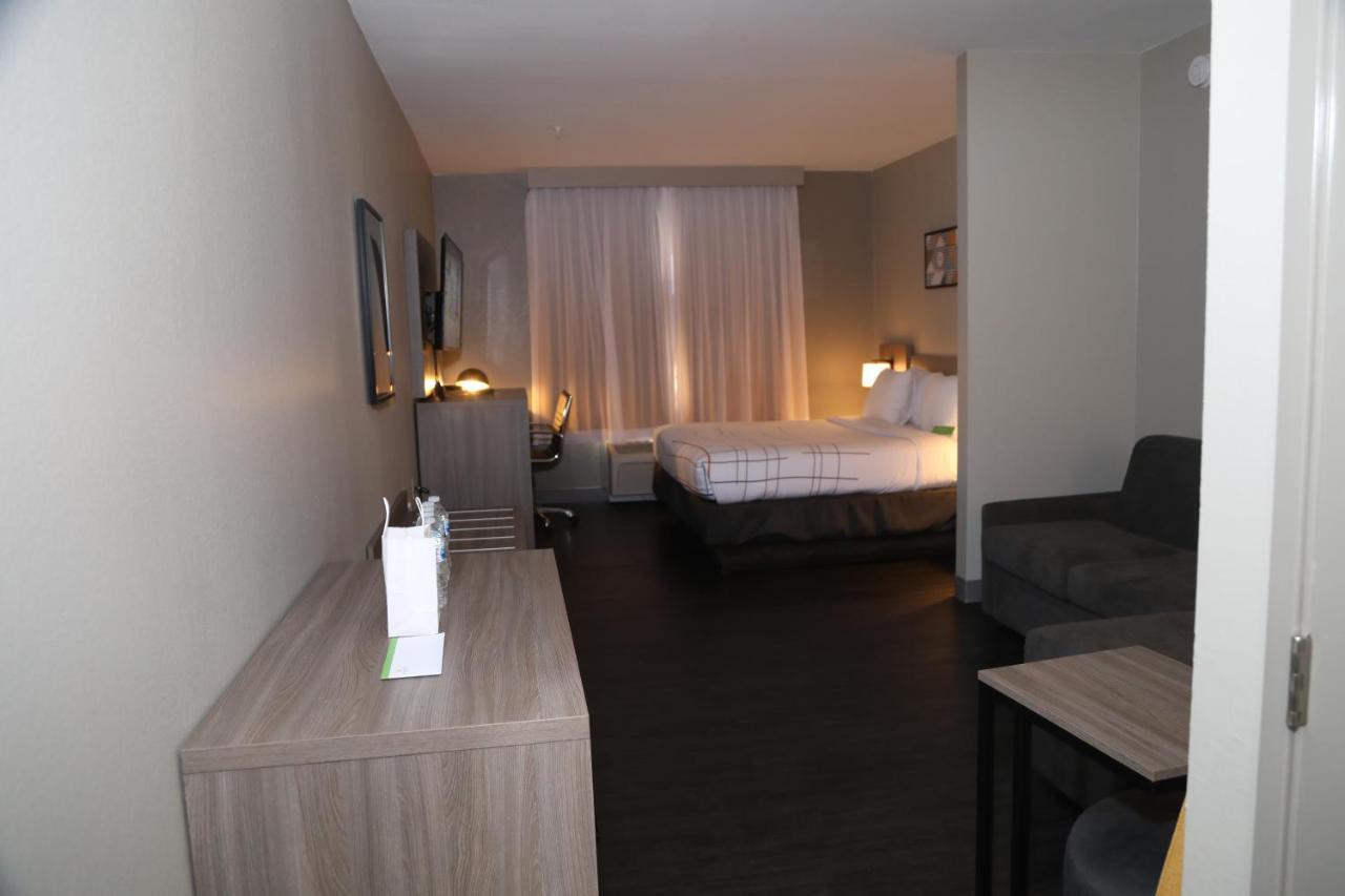 La Quinta By Wyndham Montgomery Extérieur photo