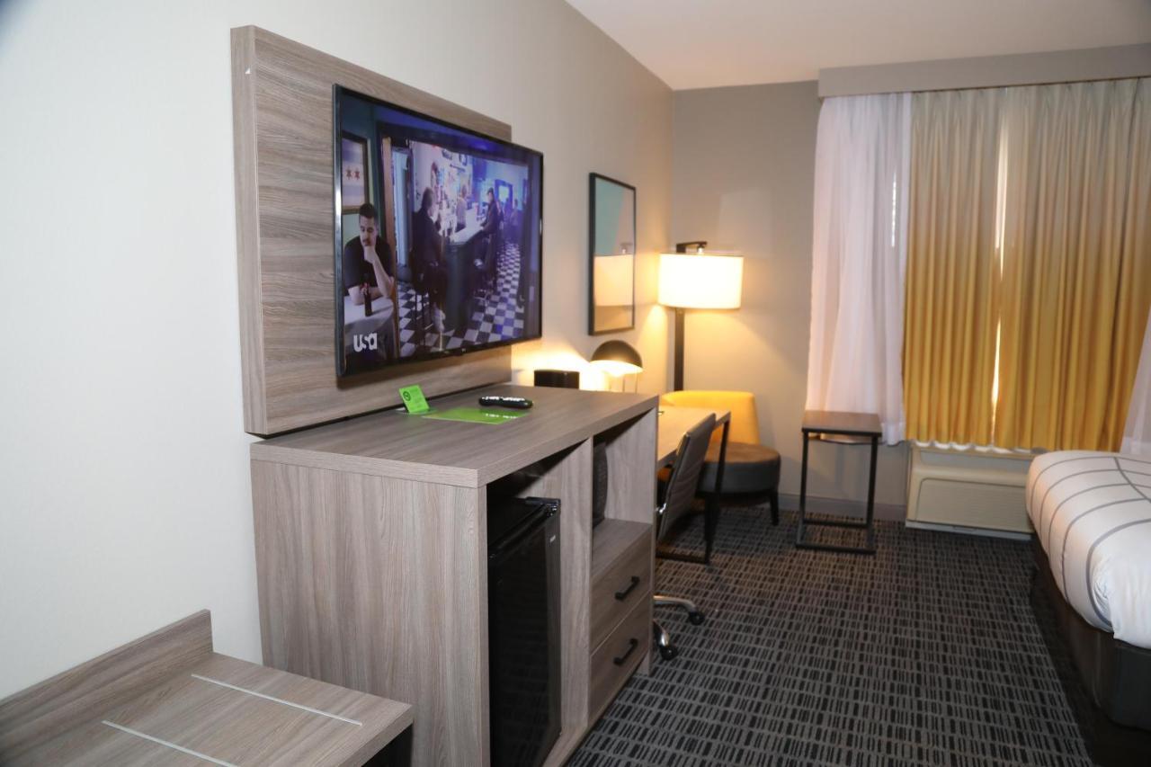La Quinta By Wyndham Montgomery Extérieur photo