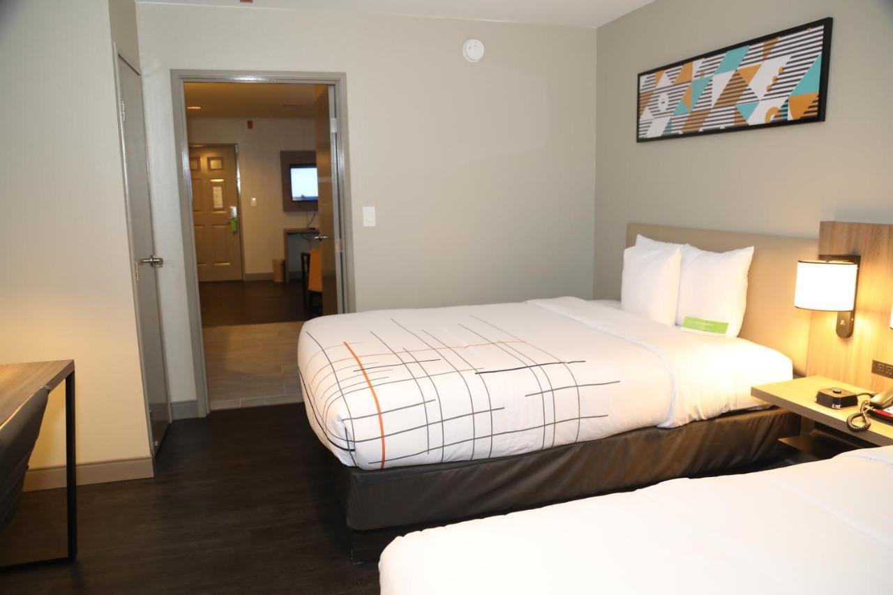 La Quinta By Wyndham Montgomery Extérieur photo