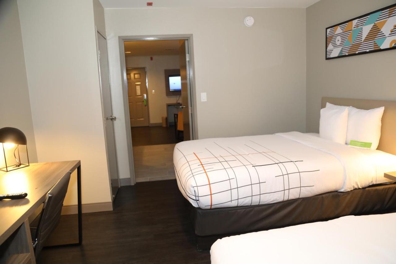 La Quinta By Wyndham Montgomery Extérieur photo